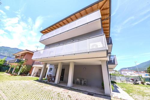 1Dest - Easy Modern, Arco