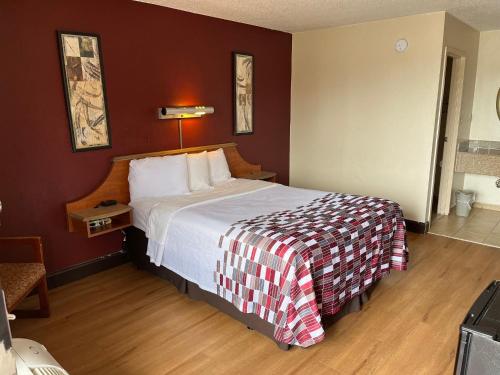Red Roof Inn Virginia Beach-Norfolk Airport - image 12