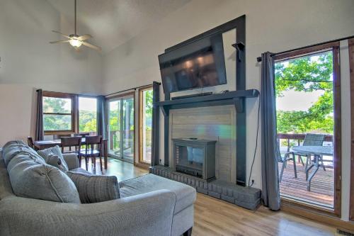 Stylish Eldon Home with Grill 1 Mile to Lake! - main image
