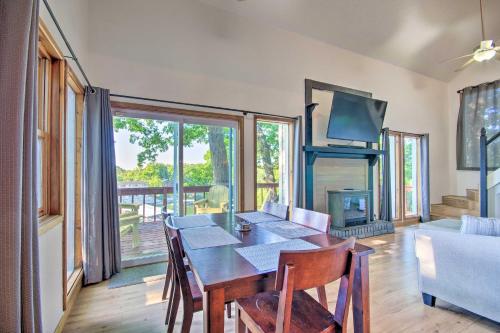 Stylish Eldon Home with Grill 1 Mile to Lake! - image 12