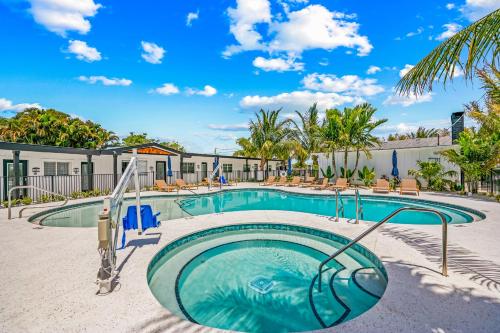 Pelican Post at Anna Maria Island Inn