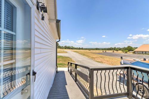 Lakeview Edgemont Escape with Fire Pit and Grill! in Fairfield Bay