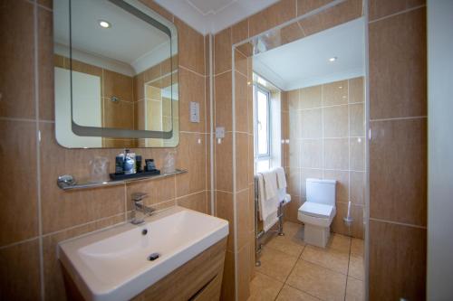 Standard Family Room of 3 image 4