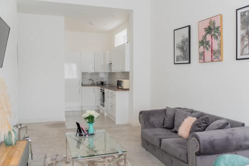 Picture of Portsmouth City Centre Modern Apartment - With Free Parking