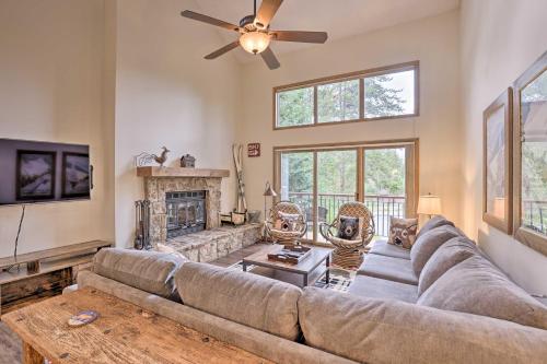Breckenridge Townhome with Shuttle Walk to Ski Lift in Breckenridge, USA