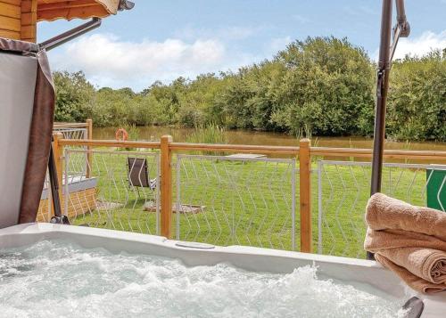 Gadlas Park Holiday Cabins - Hotel - Ellesmere