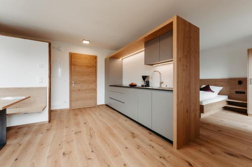Superior One-Bedroom Apartment
