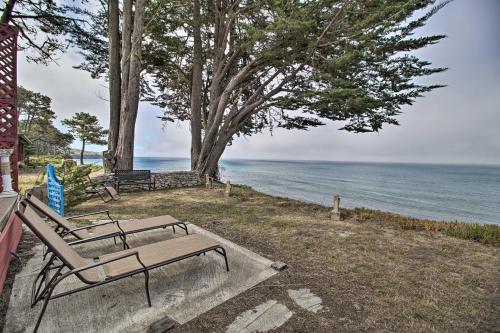 Oceanfront Point Arena House with Lovely Deck!