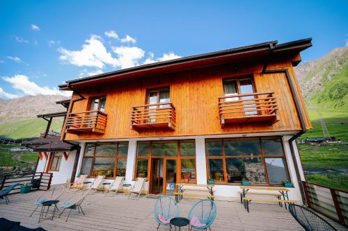 Alpenhaus Kazbegi Hotel & Restaurant - Stepantsminda