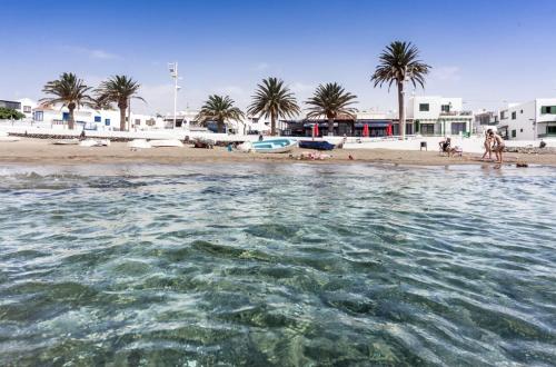 Luxury Beach Fayna - Tap to explore photos