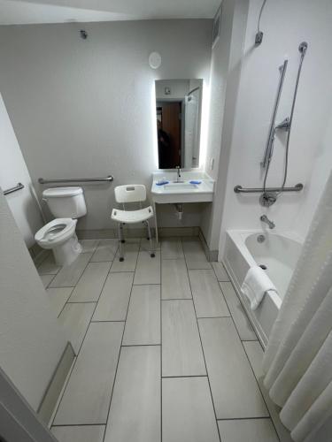 Holiday Inn Express Hotel & Suites Las Vegas by IHG in Las Vegas, USA
