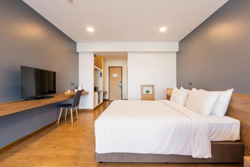 Icon Park Hotel, Chiang Mai- SHA Extra Plus Room Type - Premier King Room
