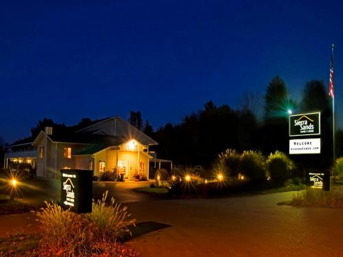 Sierra Sands Family Lodge - 출입구