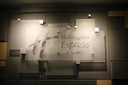 Holiday Inn Express, an IHG Hotel