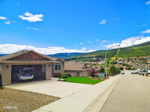 1 bedroom lake Mountain view in West Kelowna, Canada