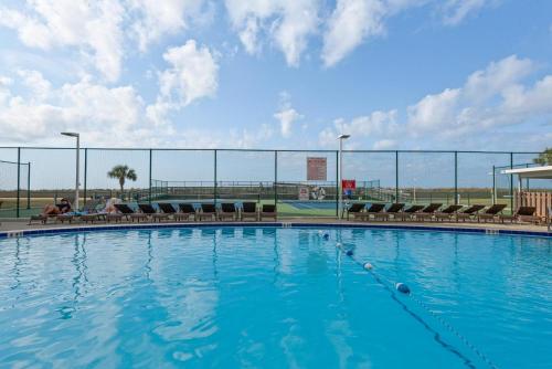 Holiday Surf & Racquet Club 710 by RealJoy - image 21