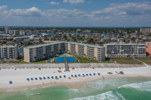 Hol. Surf & Racquet Club 717D by RealJoy - image 13