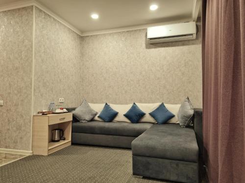 Sharaf Hotel – Toshkent, NY