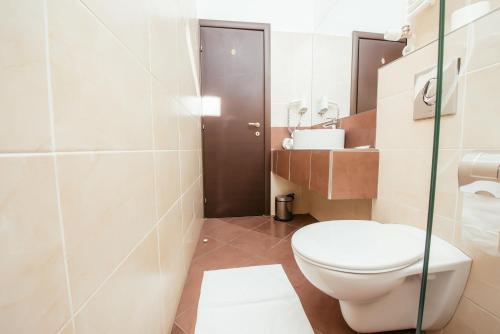 C Pub & Accommodation - image 10