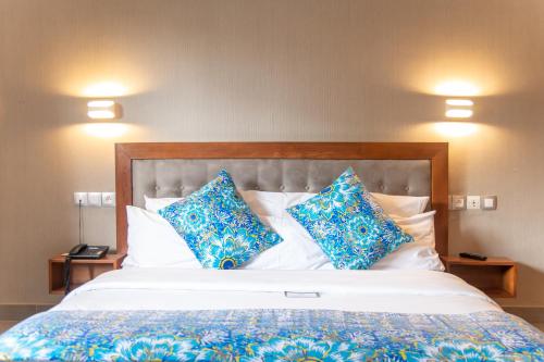 Standard Double Room image 8