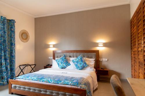 Standard Double Room image 5