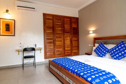 Standard Double Room image 4