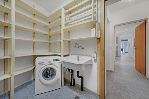 Apartment with Mountain View image 2