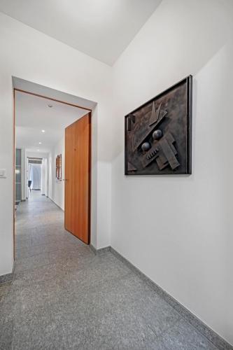 Apartment with Mountain View image 3
