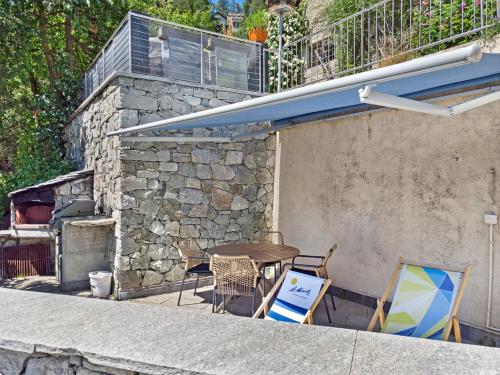 Apartment with Mountain View image 5