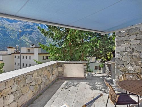 Apartment with Mountain View image 4
