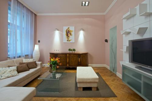 One-Bedroom Apartment with Sauna image 9