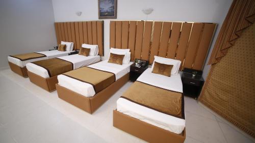  Four Squares Karachi, Bed and breakfast, Karachi, Pakistan -  price, booking, contact