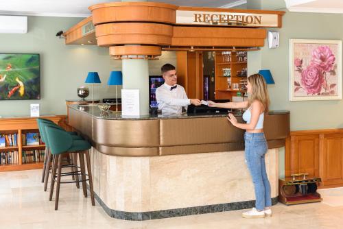 Holiday Club Apartman Hotel - image 4