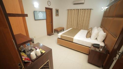 Four Square by WI in Karachi: Find Hotel Reviews, Rooms, and Prices on