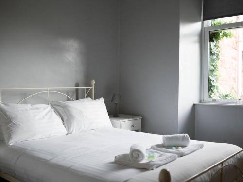 Picture of Pass The Keys Lovely Traditional 2 Bedroom Flat In West End