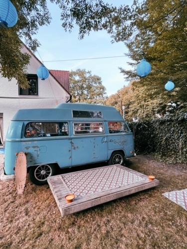 GLAMPING VAN BETTY SUE (Tomorrwloand 5minutes walk) gîte à louer Molenstraat