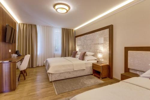 Grand Lakes Rooms 5