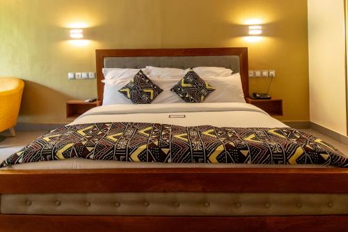Deluxe Suite image 5