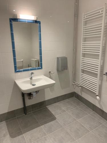 Hôtel Eiffel XV - image 3