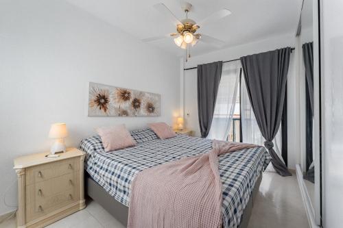 Cosy apartment with sea view en el centro Los Cristianos