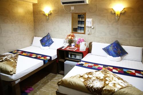 Triple Room room in Legend Guest House