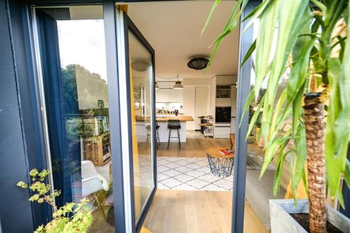 Erkély/terasz, L'Olympique: appartement cosy, vue canal grande terrasse et parking in Vaires-sur-Marne