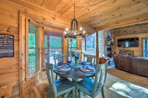 Mineral Bluff Cabin with Hot Tub and Game Room! in Mineral Bluff, USA