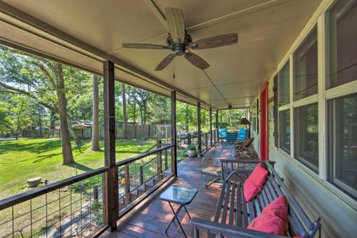 East Texas Gem: Lakefront Home on Lake Hawkins in Holly Lake Ranch (TX)