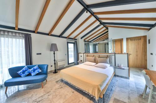 Notos Club - image 13