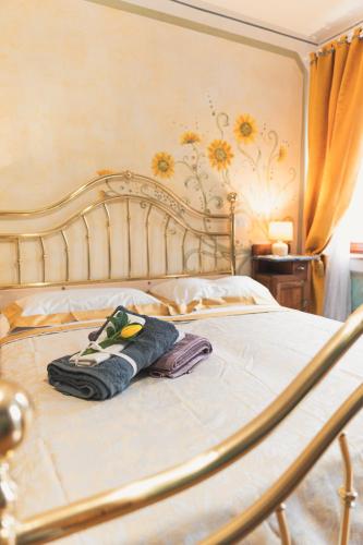 B&B Al Giardino dei Laghi - Tap to explore photos