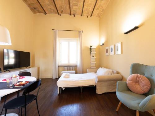 The Best Rent - Elegant two-bedroom apartment close to Saint Peter's Basilica, Рим (фото 9)