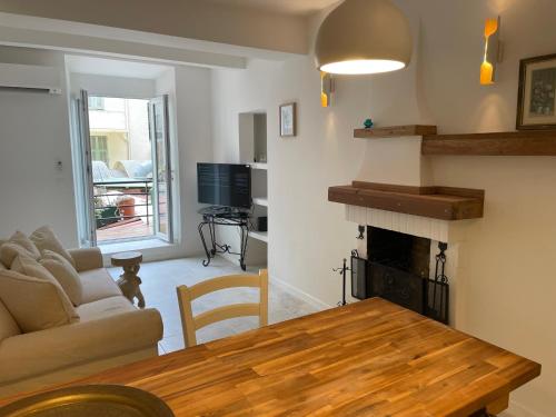 Summerhouse 2 bed quiet Old Nice balcony100m beach - Nice