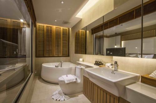 room detail thumbnail 2