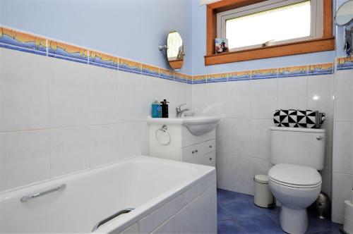 Bathroom, Brookfield in Sandbank